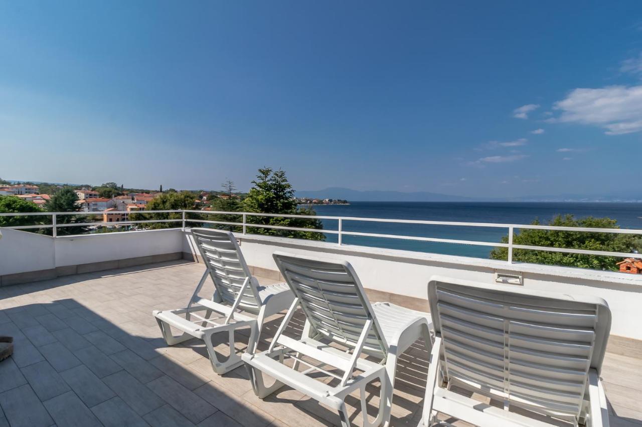 Maestral Apartments Malinska Exterior foto